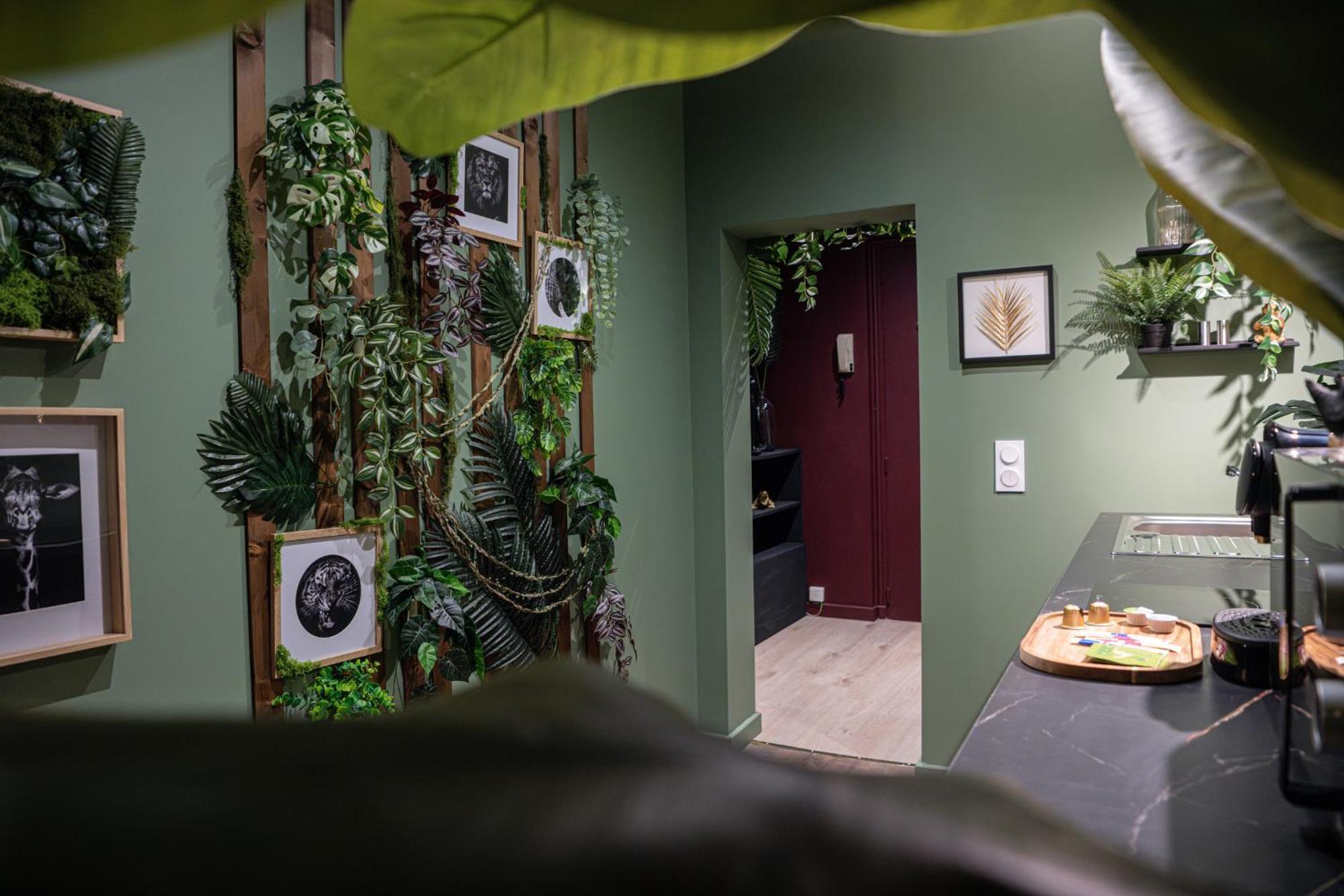 Secret Jungle - Love Room By Prim0 C0Nciergerie Royat Exteriér fotografie