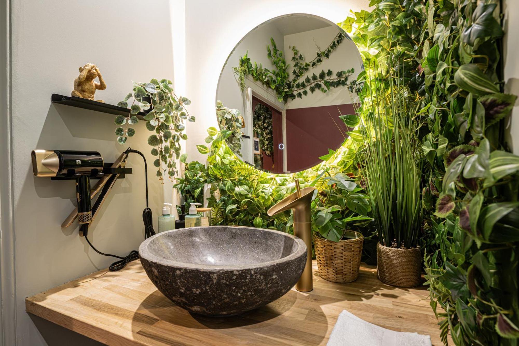 Secret Jungle - Love Room By Prim0 C0Nciergerie Royat Exteriér fotografie